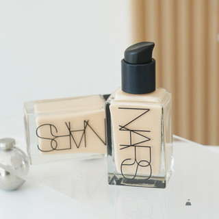 Kem nền NARS Light Reflecting Foundation 30ml đủ box