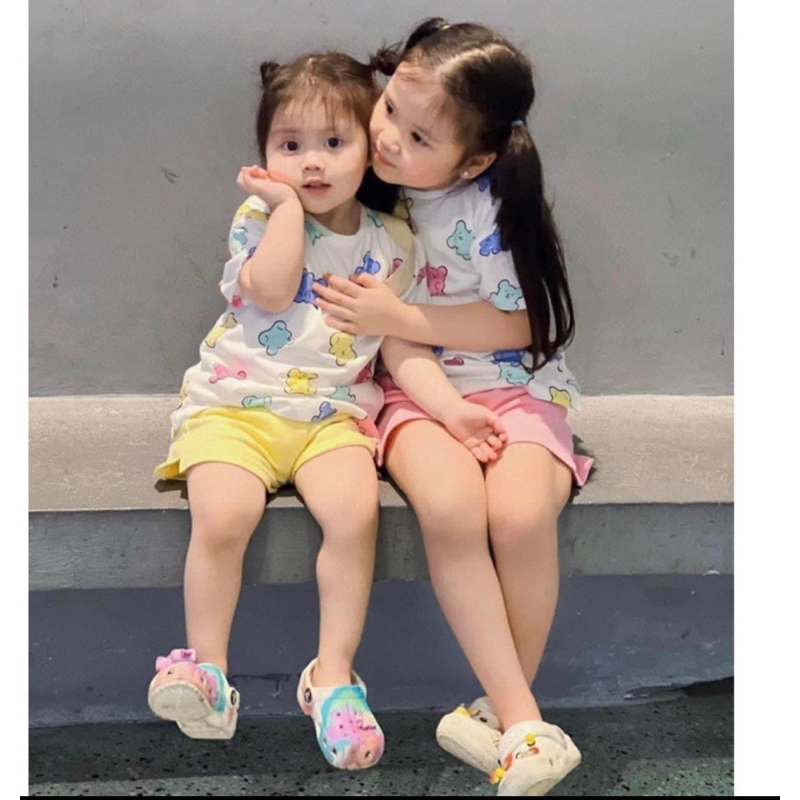 Set 2 bộ đùi hình gấu 2 màu vàng hồng cho bé gái