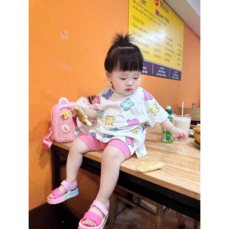 Set 2 bộ đùi hình gấu 2 màu vàng hồng cho bé gái