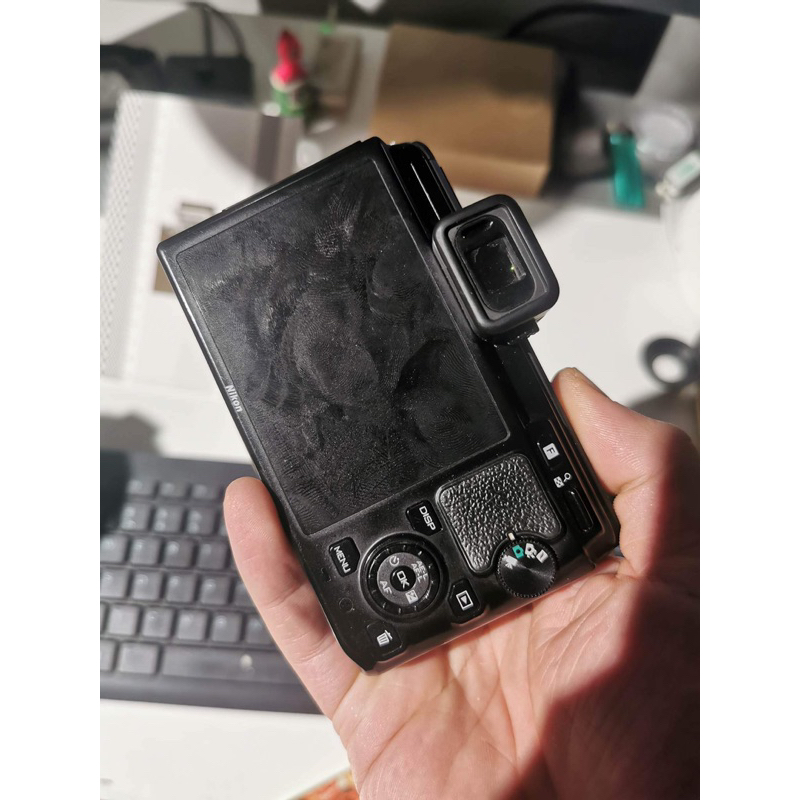 Máy ảnh nikon v1 kèm lens kit 10-30mm với 1 lens mf 25mm f1.4