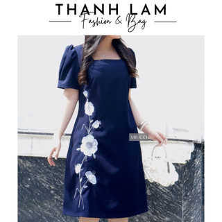 Đầm trung niên thiết kế sang trọng, trẻ trung, mẫu cổ vuông đơn giản.