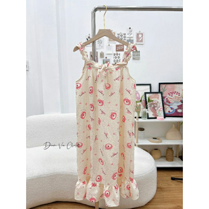 Đầm ngủ 2 dây bèo đũi xốp hoạ tiết dễ thương.