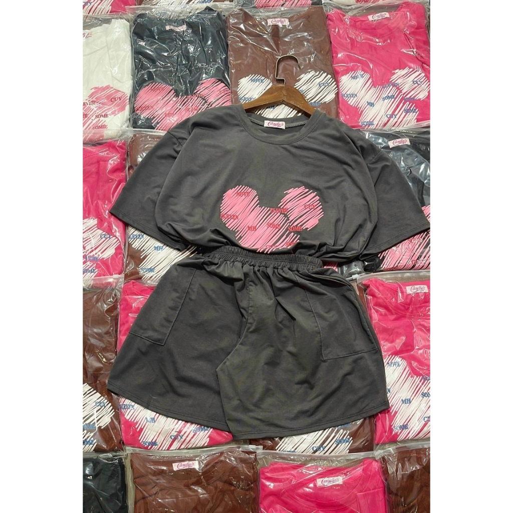 Set bộ thun cotton quần đùi họa tiết trái tim xinh xắn mà không kém phần năng động cho các nàng diện đi dạo phố, mặc nhà
