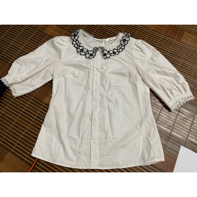 Áo sơ mi trắng bershka size s
