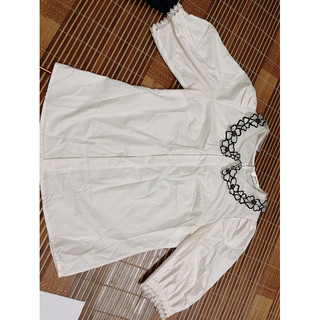 Áo sơ mi trắng bershka size s