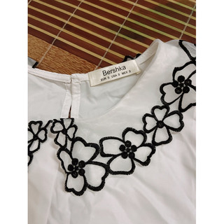 Áo sơ mi trắng bershka size s