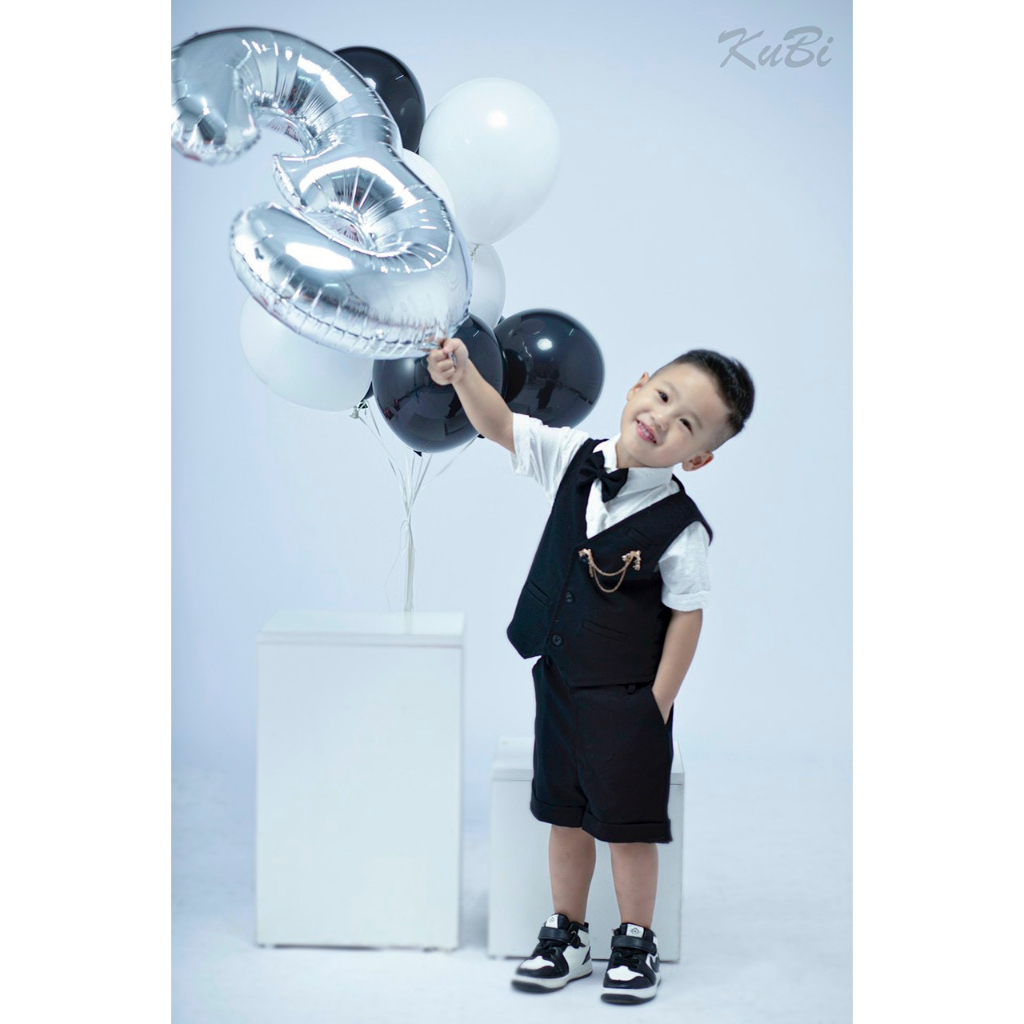 Set gile đen kết hợp sơ mi trắng ngắn tay cho bé trai