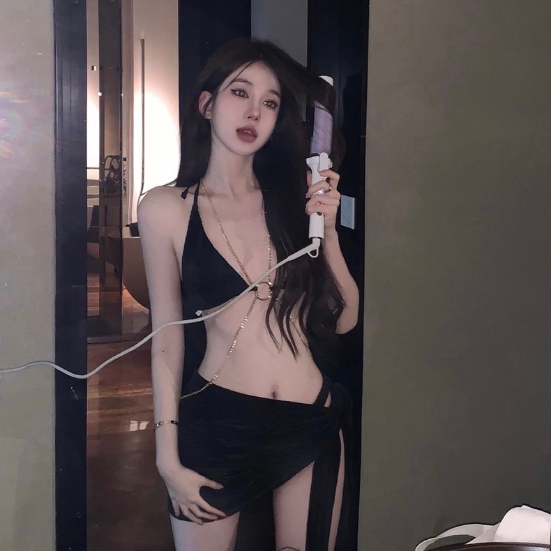 BI14 BIKINI đen nhung hoạ tiết dây xích mới 2023