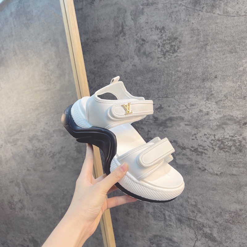 (không hộp )Xăng đan L.V đế uốn lượn mới 2023/Dòng rẻ hơn 100KA -siêu nhẹ cao 5/6p