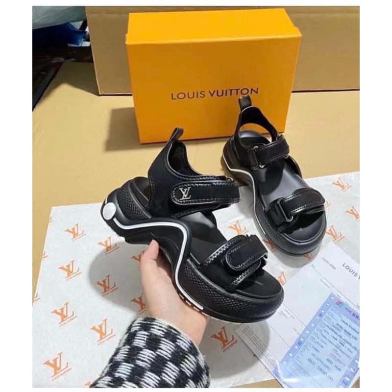 (không hộp )Xăng đan L.V đế uốn lượn mới 2023/Dòng rẻ hơn 100KA -siêu nhẹ cao 5/6p