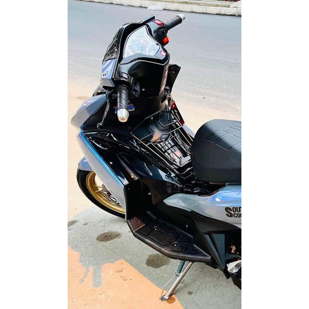 THẢM ĐỂ CHÂN  DÙNG CHO ĐỜI XE AB 2013 2014 2015 CACBON