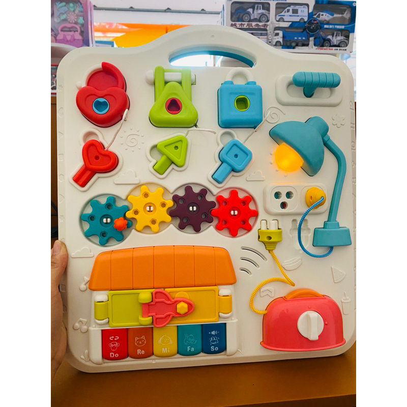 Bảng bận rộn, busy board, đồ chơi montessori, đồ chơi phát triển tư duy và vận động tinh cho bé