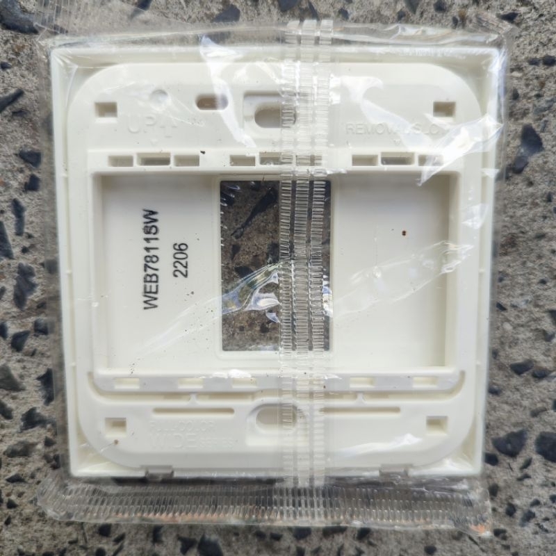 Mặt vuông 1 thiết bị WEB7811SW Panasonic dòng Wide Series