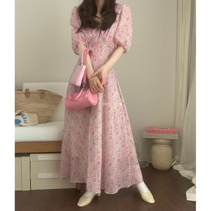 Váy tay phồng cổ V voan hoa xanh trắng thon eo xòe dài kiểu Pháp vintage sang trọng