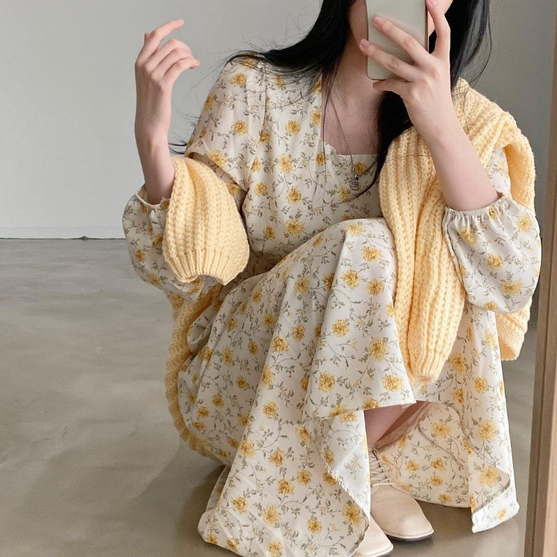 Váy hoa nhí màu be vàng dài tay thắt eo nhẹ nhàng xòe dài vintage Hàn Quốc