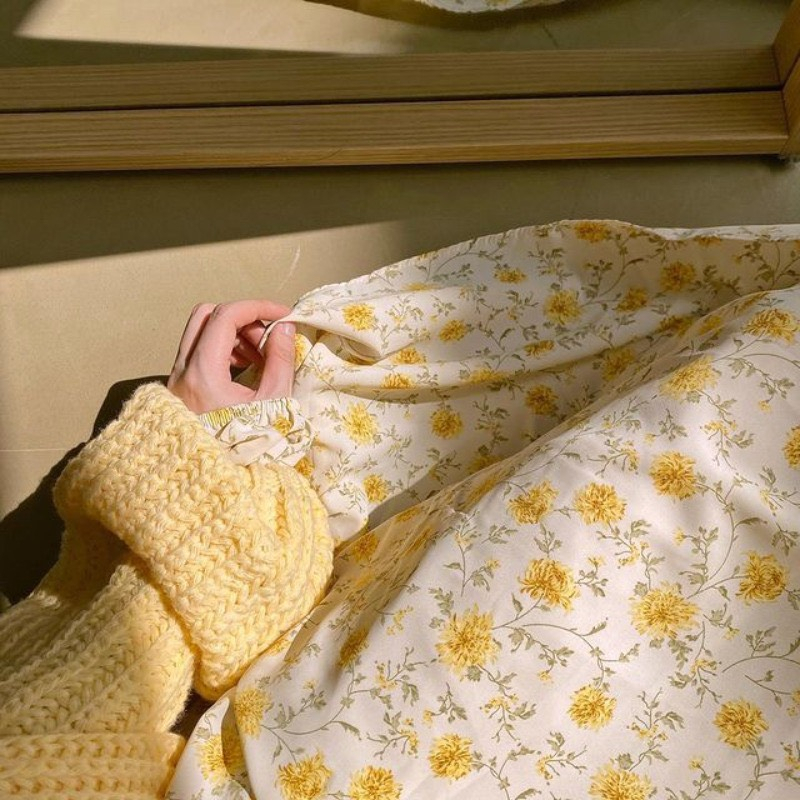 Váy hoa nhí màu be vàng dài tay thắt eo nhẹ nhàng xòe dài vintage Hàn Quốc