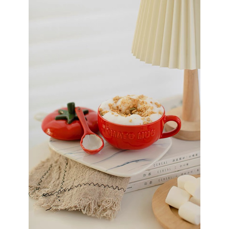 CỐC SỨ DECOR HÌNH BÍ NGÔ & CÀ CHUA KÈM THÌA SỨ & NẮP ĐẬY