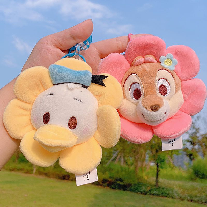 Móc khoá bông hình gấu Dâu- Gấu Pooh- Vịt Donald- Sóc hoa mặt trời dễ thương, có chuông