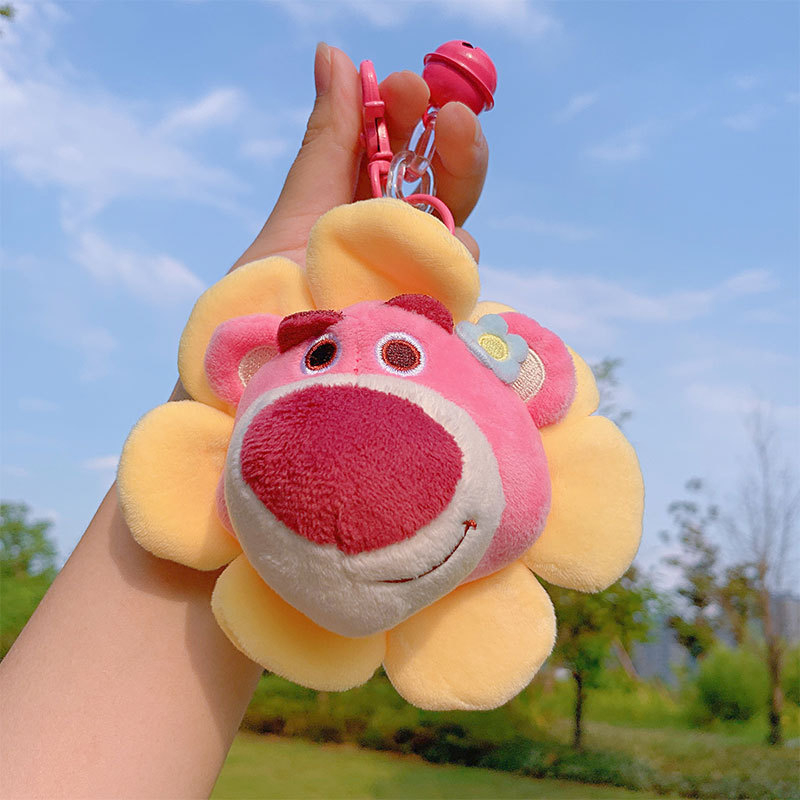 Móc khoá bông hình gấu Dâu- Gấu Pooh- Vịt Donald- Sóc hoa mặt trời dễ thương, có chuông