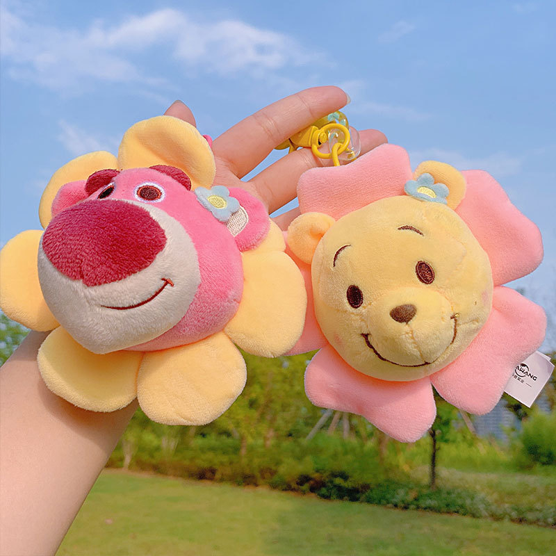 Móc khoá bông hình gấu Dâu- Gấu Pooh- Vịt Donald- Sóc hoa mặt trời dễ thương, có chuông