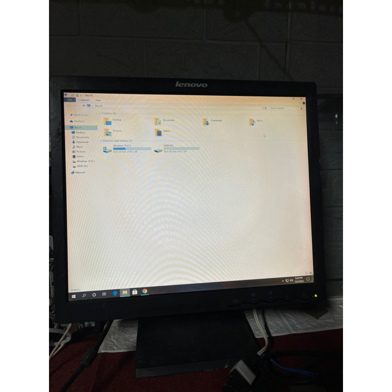 Màn hình lenovo 17 vuông tấm nền xấu nhưng chữ nét