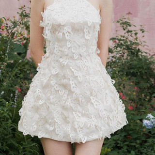 [COLIN CLOTHING] Đầm ngắn nữ cổ yếm dây đính bướm tùng A