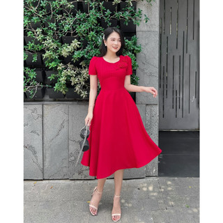 Đầm dự tiệc thiết kế xếp ly ngực đính bông
