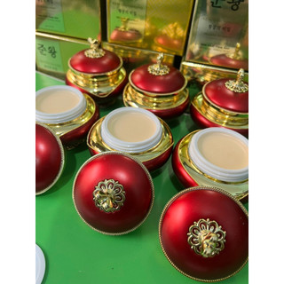 Kem dưỡng sâm Nhung hưu căng mịn và tươi sáng dưỡng trắng da sâm nhung loại bỏ tàn nhang,các đốm nâu