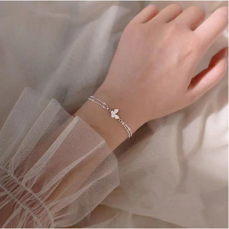 Vòng tay mạ bạc đính hình bướm lấp lánh sang trọng