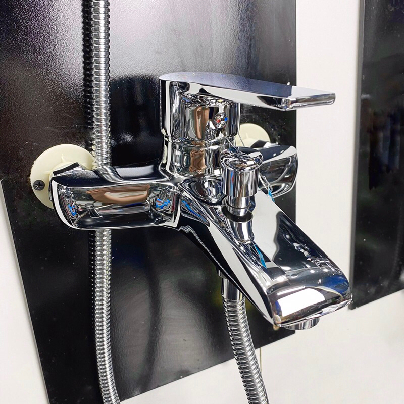 Sen tắm, vòi tắm, củ sen tắm nóng lạnh August BẢO HÀNH 5 NĂM