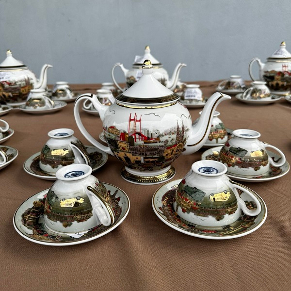 bộ ấm trà Hoàng Cung Xưa và Nay sứ Minh Long - bộ ấm trà Hoàng Cung sứ Minh Long