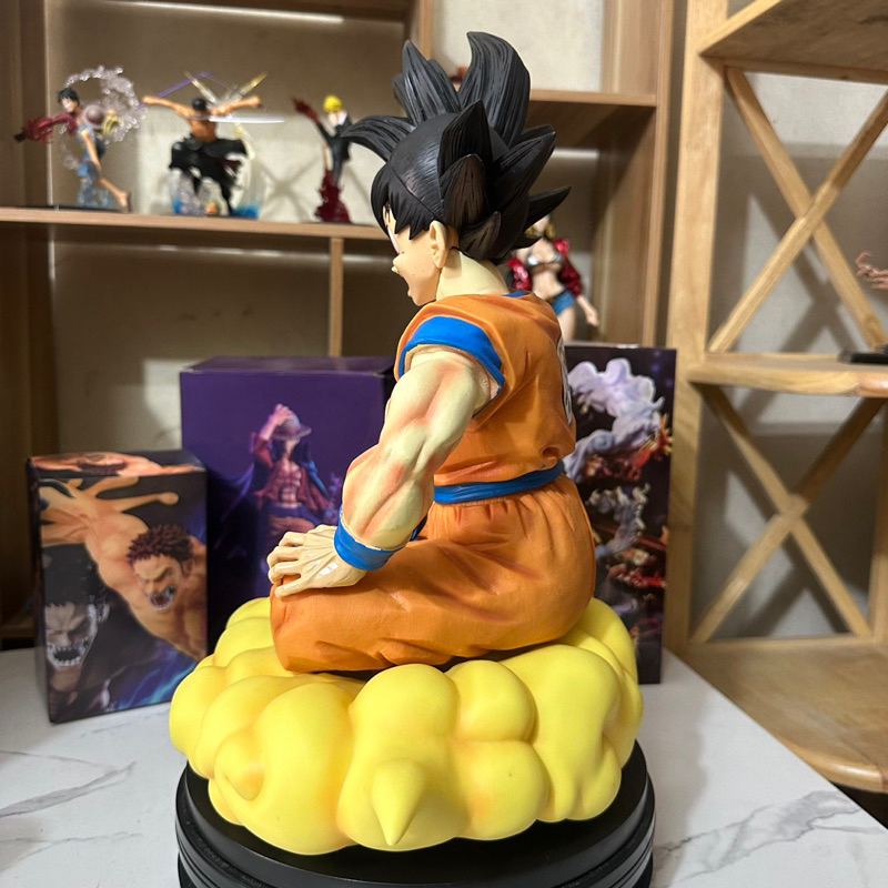 Son Goku ngồi trên cân đẩu vân siêu to, ngồi mây ngộ không
