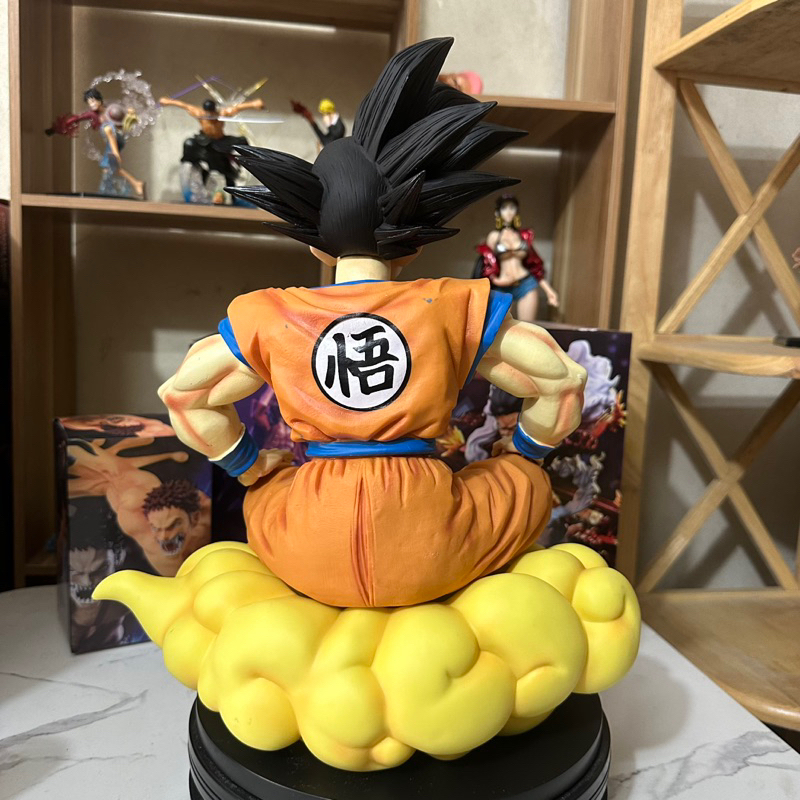 Son Goku ngồi trên cân đẩu vân siêu to, ngồi mây ngộ không
