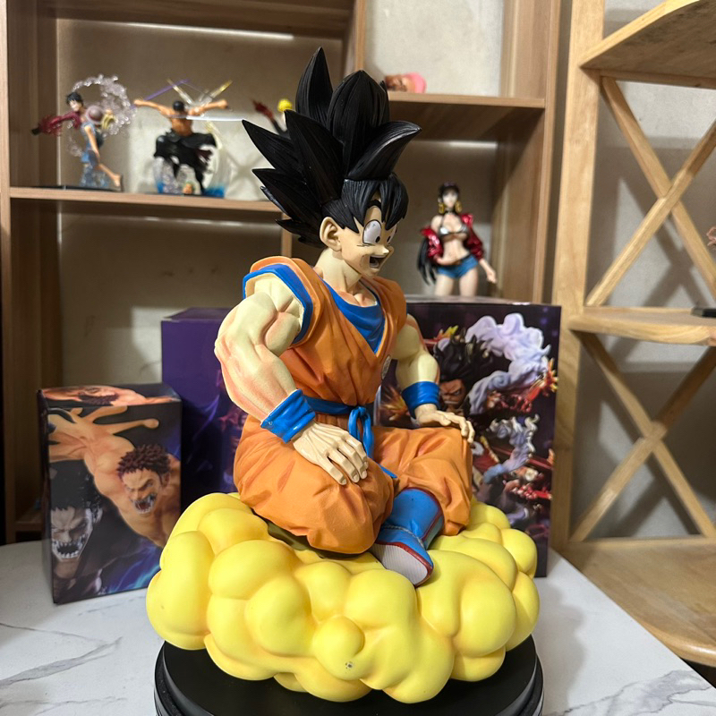 Son Goku ngồi trên cân đẩu vân siêu to, ngồi mây ngộ không
