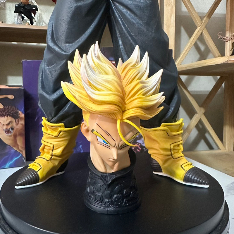 Future Trunks dáng đứng có 2 đầu thay thế Super Saiyan  hàng cao cấp siêu thực