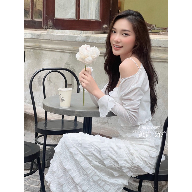 Sét váy hai dây maxi đáng dài kèm áo khoác cadigan phối bèo ngang sang trong quý phái đi dự tiệc đi chơi .SB130XM