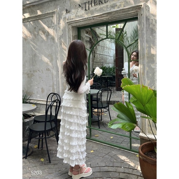 Sét váy hai dây maxi đáng dài kèm áo khoác cadigan phối bèo ngang sang trong quý phái đi dự tiệc đi chơi .SB130XM