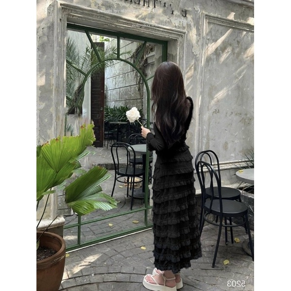 Sét váy hai dây maxi đáng dài kèm áo khoác cadigan phối bèo ngang sang trong quý phái đi dự tiệc đi chơi .SB130XM