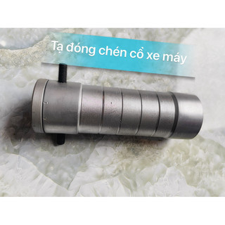 Cục tạ đóng chén cổ vào chẳng ba xe máy