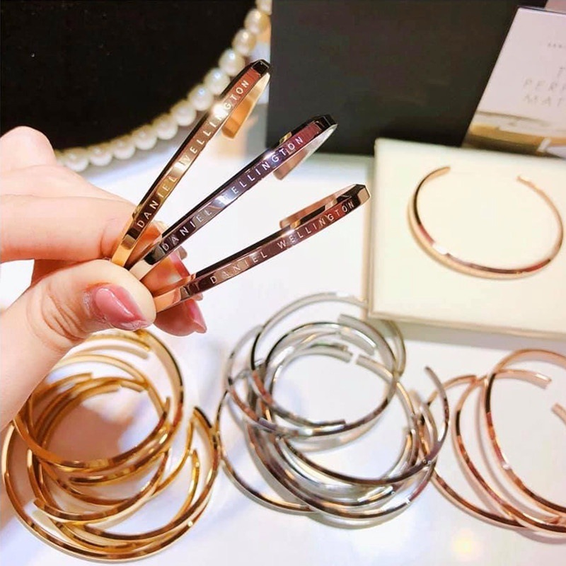 Vòng tay nam nữ DW Cuff khắc tên, lắc tay đôi quà tặng Daniel Wellington fullbox thời trang unisex thép không gỉ Titan