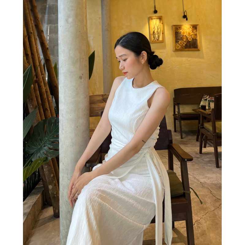 Đầm sát nách vải gân - Bạch Yên