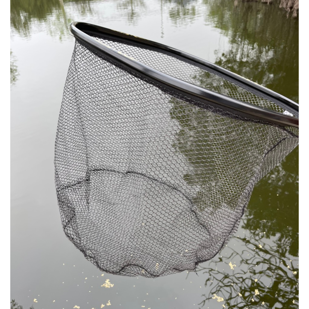 Vành carbon câu cá cao cấp, lưới tráng cao su 2 size 50cm -55cm màu đen và xanh