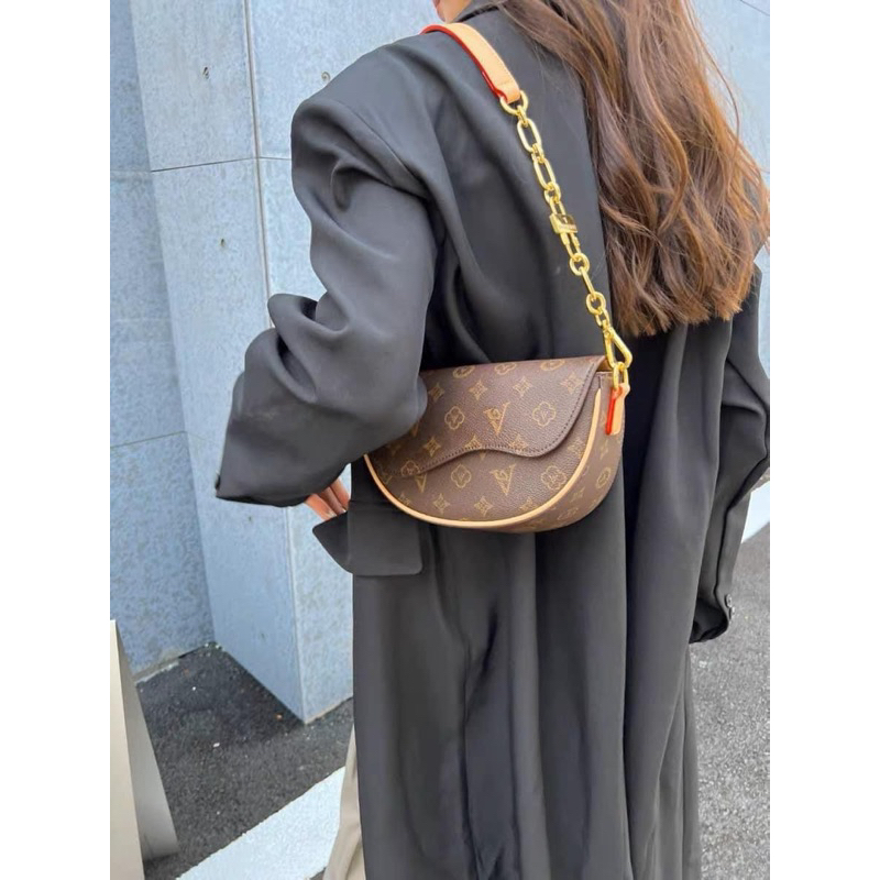 Túi đeo chéo lv dáng bầu yên ngựa 21cm 2 dây kẹp nách