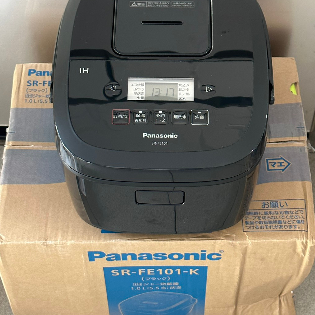 Nồi cơm điện cao tần PANASONIC SR-FE101-K 1LIT new sx 2022