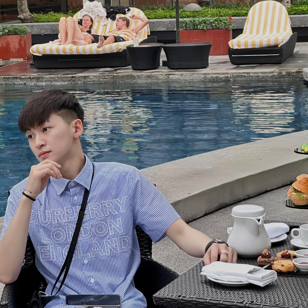 Áo Sơ Mi BURBERRY Chữ Thêu Ngắn Tay Cao Cấp | BigBuy360 - bigbuy360.vn