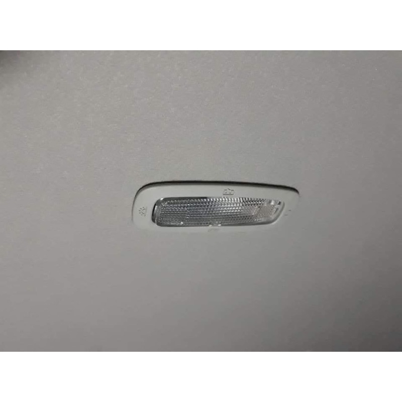 Đèn trần hàng ghế sau Mitsubishi Attrage tặng kèm dao và khuôn rạch trần