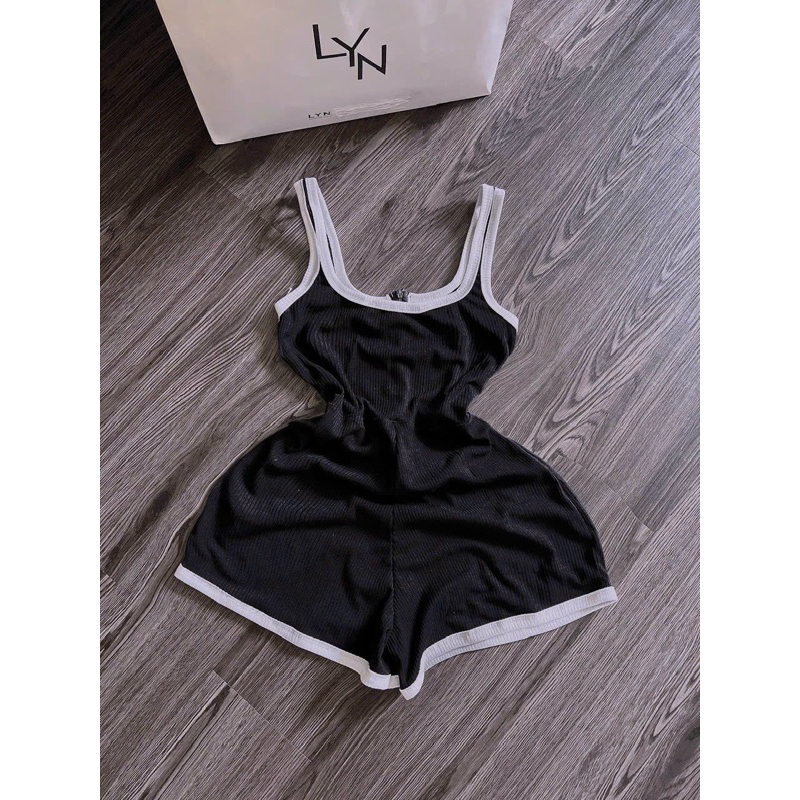 Set Jum Body Đùi Viền Dây Bản Tăm Zip +  Sơ Mi Trắng Đũi Cao Cấp