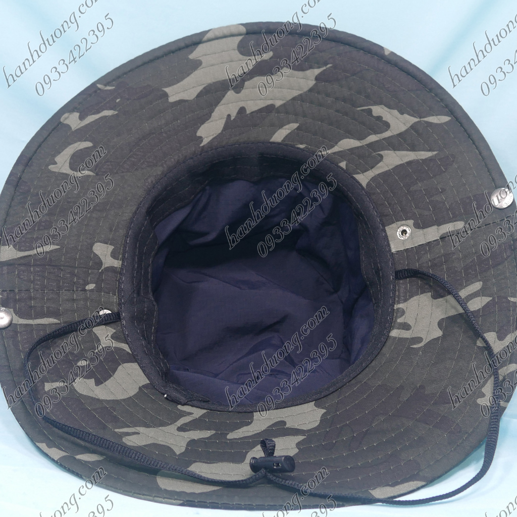 Mũ tai bèo vành rộng có chất liệu vải cotton dầy dặn. Nón thiêu logo có thiết kế trang phù hợp cho phái nam