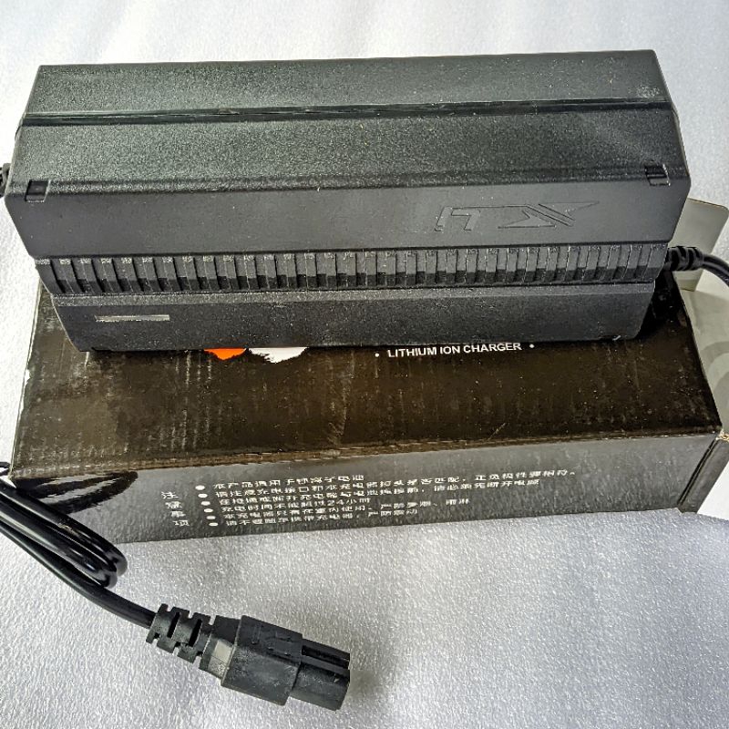 Sạc pin sắt 16s 48v, điện áp 58.4v
