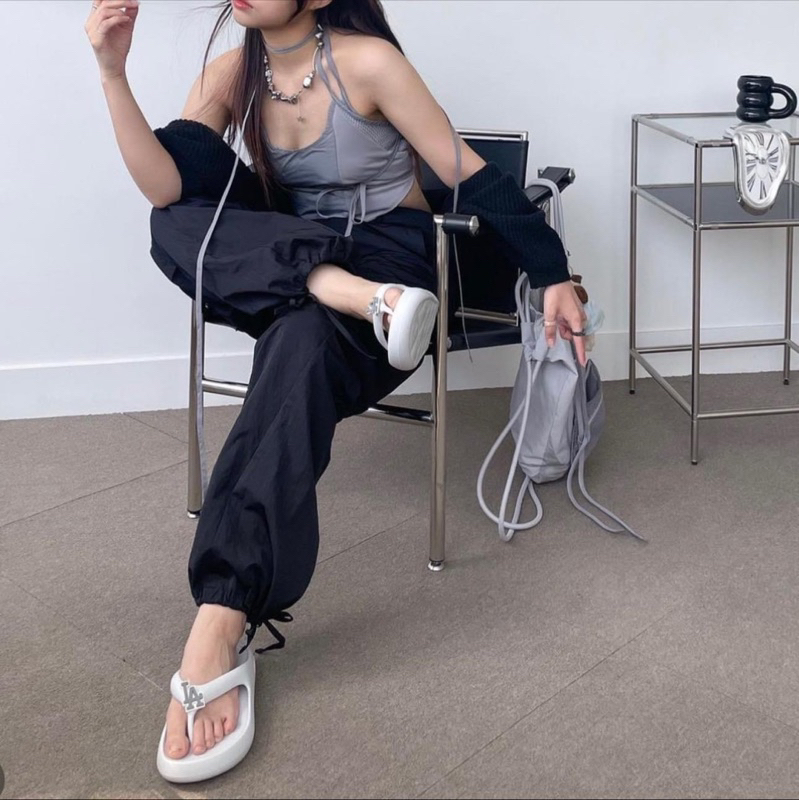 Dép xỏ ngón MLB đế cao